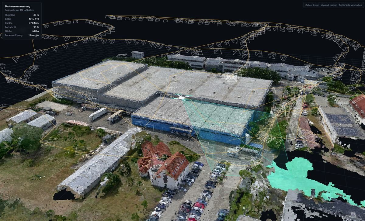 3D-Punktwolke einer Drohnenvermessung mit Flugbahn und Bildpositionen im Aerometrie-Portal